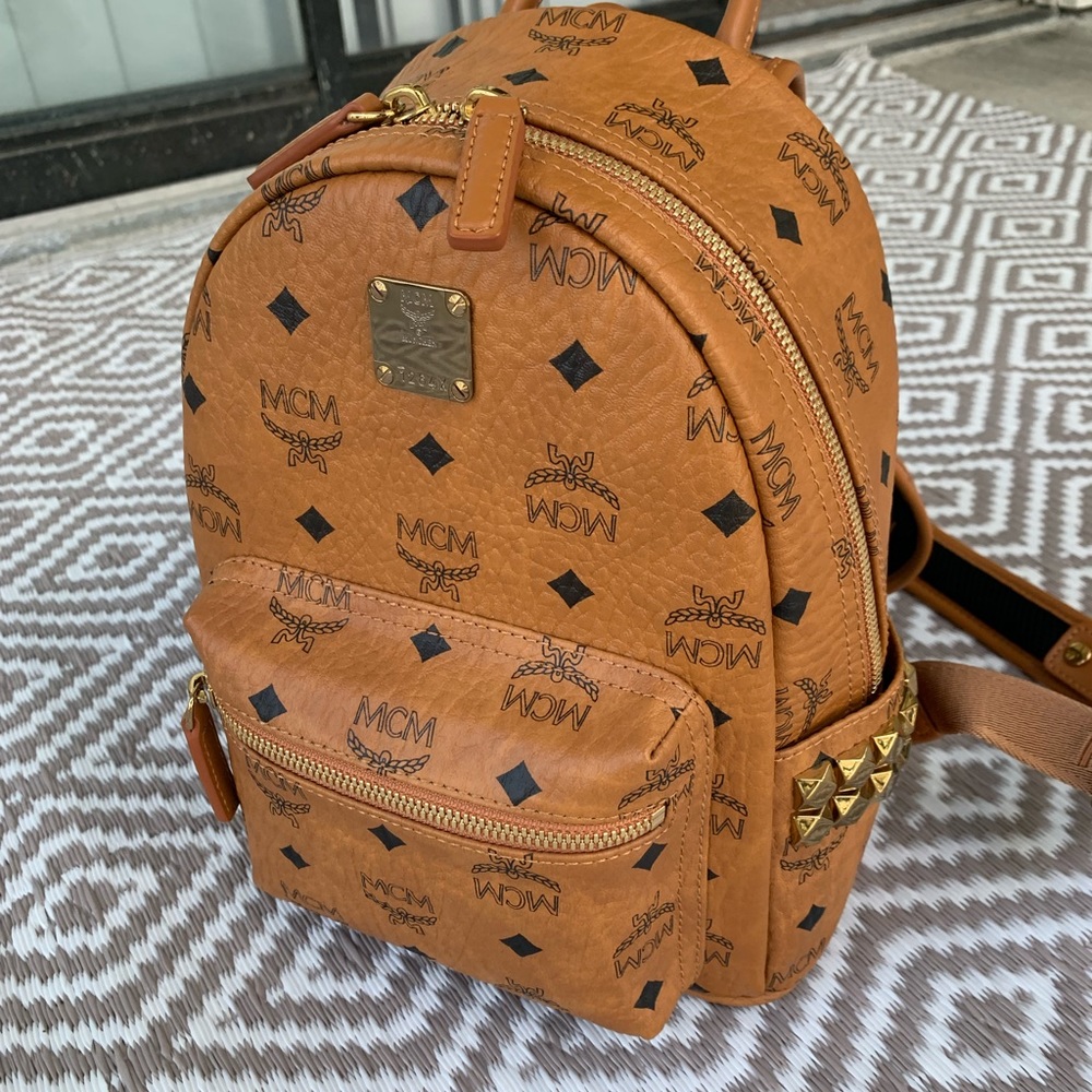 NWT AUTHENTIC MCM STARK SIDE STUDS BACKPACK in COGNAC VISETOS